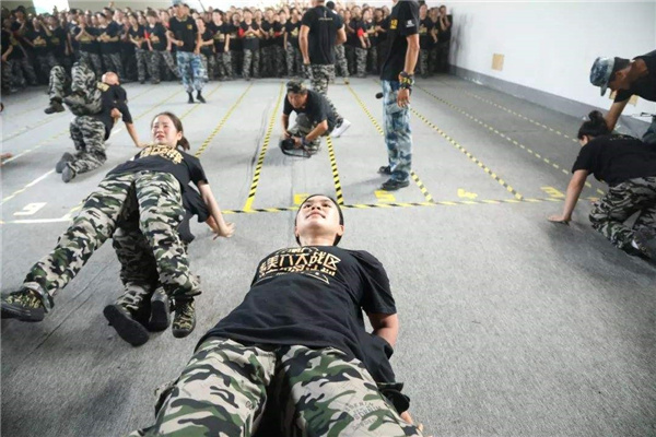 死亡爬行